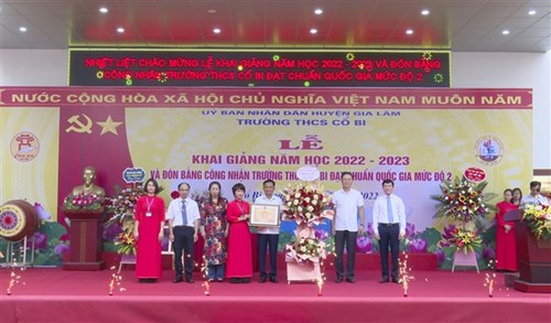 Đồng chí Bí thư Huyện ủy Lê Anh Quân dự Lễ khai giảng năm học mới tại Trường THCS Cổ Bi